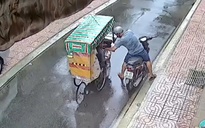Khởi tố kẻ cướp giật 97 tờ vé số của người ngồi bán trên xe lăn