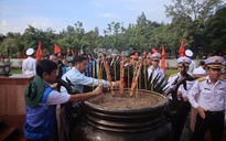 Đoàn công tác TP HCM thăm, động viên cán bộ, chiến sĩ và nhân dân Côn Đảo