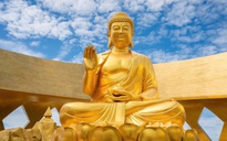 Ấn tượng mạnh trước tượng Phật dát vàng 24K cao 7,2 m vừa an vị trên đỉnh núi Bà Đen