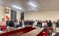 Giải cứu 21 thiếu nữ khi triệt phá đường dây tuyển nhân viên "bấm bài, rót bia" tại quán karaoke