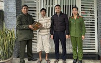 Người dân ở Đà Nẵng giao nộp con vật quý nặng 6,8 kg lạc trong vườn