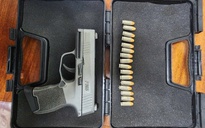 Bắt quả tang 2 đối tượng mua bán ma tuý, tàng trữ vũ khí quân dụng