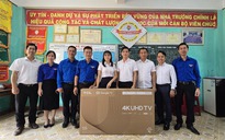 Đoàn Báo Người Lao Động cùng nhà đồng hành tặng 20 tivi cho Đà Nẵng