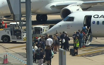 Máy bay quay đầu hai lần trên không ở Úc, hết va phải chim lại nổ máy phát điện