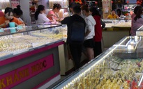 Giá vàng hôm nay 20-1: Tăng vọt do nhu cầu trú ẩn vốn an toàn