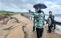 Sập bờ kè sông Ba làm 4 người tử vong: Ngỡ ngàng biển cấm bị tháo dỡ trước khi xảy ra vụ việc