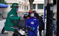 Giá xăng giảm nhẹ, dầu diesel tăng hơn 400 đồng mỗi lít
