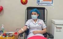 Hành động ý nghĩa của nữ nhân viên y tế ở Quảng Trị