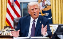 Ông Donald Trump tuyên bố "hạm đội khổng lồ" đang đến, ra tối hậu thư cho Iran