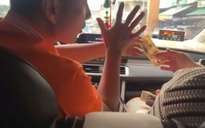 Tài xế taxi ở Nha Trang nghi "ảo thuật" tráo tiền, lừa du khách nước ngoài