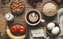 Bất ngờ nghiên cứu mới: Cơm và cà phê chống được 2 "bệnh thời đại"