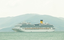 Hình ảnh tàu biển du lịch đầu tiên của năm 2026 đưa 2.800 khách châu Âu đến Nha Trang