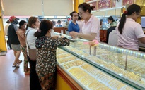 Giá vàng hôm nay 5-1: Giá vàng thế giới tăng vọt