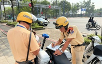 Sẽ bị camera ghi hình nếu xe máy đi vào làn xe đạp trên đại lộ Mai Chí Thọ