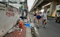 Vỉa hè thành nơi đổ rác