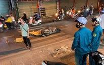 TPHCM: Người đàn ông ngã xuống đường, bị ô tô cán qua?