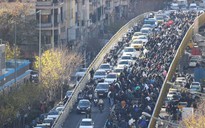 Biểu tình lan rộng khắp Iran, internet mất kết nối hoàn toàn