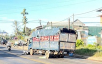 Hai vợ chồng bị xe tải tông từ phía sau, tử vong thương tâm