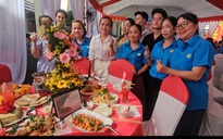 Ấm áp bữa cơm cuối năm 