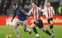 Arsenal mất điểm trước Brentford, thử thách ngôi đầu Ngoại hạng