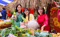 Rủ nhau đi chợ quê ngày Tết ở làng cổ ngàn năm tuổi