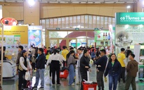 Một hội chợ Tết "hút" nửa triệu lượt khách, bán ra cả tấn giò chả