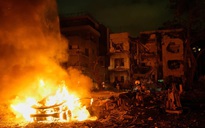 Hai tàu sân bay Mỹ "siết gọng kìm", sức mạnh của Iran còn đến đâu?