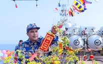 Sắc xuân trên boong tàu giữa Ấn Độ Dương