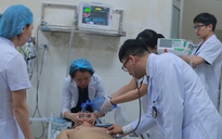 Hàng trăm ca cấp cứu vì tai nạn, pháo nổ trong ngày Tết