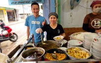 “Ghiền” mùi bún mắm cua thối giữa phố núi Pleiku