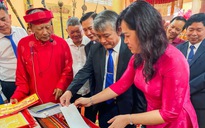 Đông đảo người dân dự lễ khai ấn Đức Thánh Trần đầu năm tại Quy Nhơn