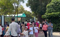 Người dân đổ xô về Thảo Cầm Viên mùng 2 Tết Bính Ngọ