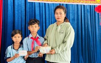 Nhặt được ví hơn 9 triệu đồng, 2 học sinh ở Gia Lai trả lại người đánh rơi