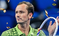 Medvedev bất chiến tự nhiên thành nhà vô địch ATP 500