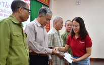 Báo Người Lao Động trao 76 phần quà Tết đến nạn nhân chất độc da cam/dioxin tại phường Rạch Dừa