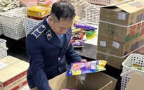 Đà Nẵng: Thu giữ hơn 2.400 sản phẩm thực phẩm nhập lậu, quá hạn trước Tết