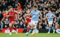 Man City ngược dòng bùng nổ, đẩy Liverpool xa tốp đầu