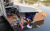 Sập nhà ở TPHCM, 2 người bị thương