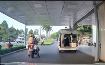 Tài xế nhờ CSGT mở đường đưa người bệnh tim đi cấp cứu