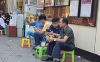 Cà phê vỉa hè - “phòng khách” của nhiều người ở TPHCM