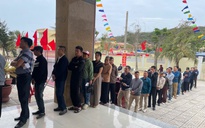 Cử tri đặc khu Bạch Long Vĩ đi bầu cử sớm