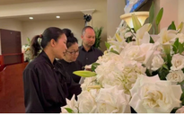 Ca sĩ Bích Phương khóc ngất trước linh cữu Kasim Hoàng Vũ