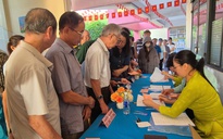 Nhộn nhịp nhiều khu vực bỏ phiếu