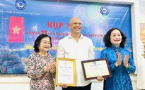 Nguyễn Á nhận tước hiệu Nghệ sĩ Nhiếp ảnh đặc biệt xuất sắc E.VAPA/G Hội Nghệ sĩ Nhiếp ảnh Việt Nam