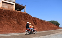 Vụ nhà dân chênh vênh bên mép vực ở Đồng Nai: Chủ đầu tư nói rất đau xót và cam kết khắc phục