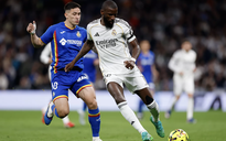 Gục ngã sân nhà Bernabeu, Real Madrid hụt hơi cuộc đua vô địch