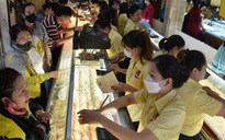 Giá vàng hôm nay, 21-3: Vàng thế giới "bốc hơi" 244 USD