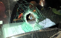 Bị ném đá, nhiều xe tải vỡ kính khi chạy trên cao tốc Bắc - Nam