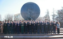 Thủ tướng Phạm Minh Chính đặt hoa tại Tượng đài Chủ tịch Hồ Chí Minh ở Moscow