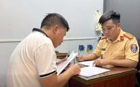 Khiếp vía với clip ô tô chuyển hướng ẩu ở TPHCM